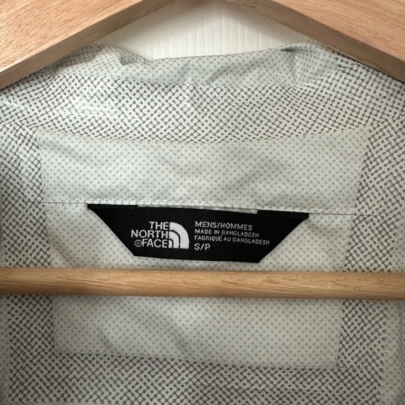 The North Face Men's Waterproof Jacket - Picture 5 of 12